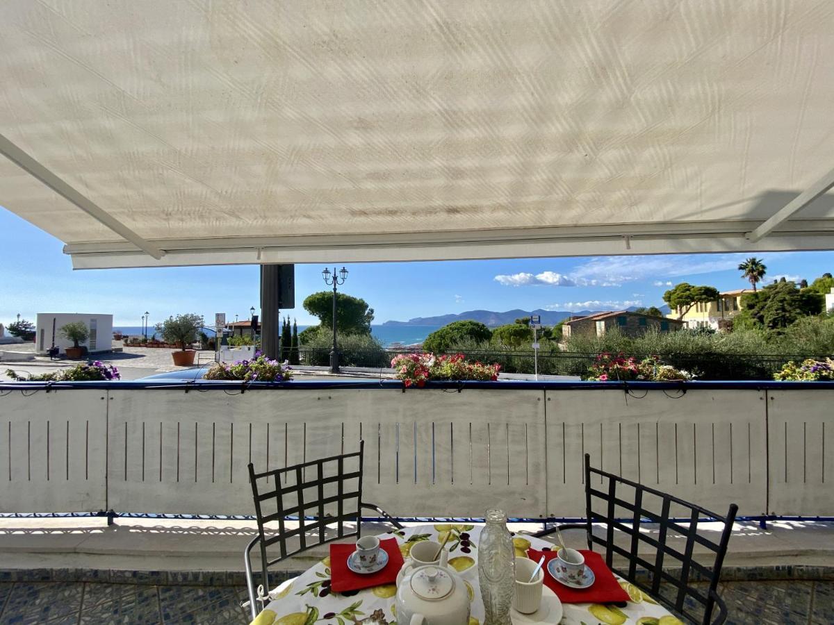 Holidaycasa Mike - Con Terrazzo Vista Mare Sperlonga Luaran gambar