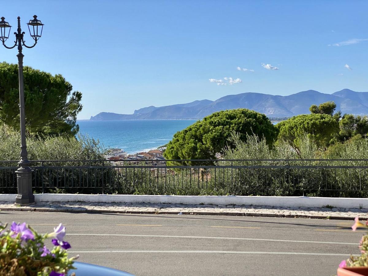 Holidaycasa Mike - Con Terrazzo Vista Mare Sperlonga Luaran gambar